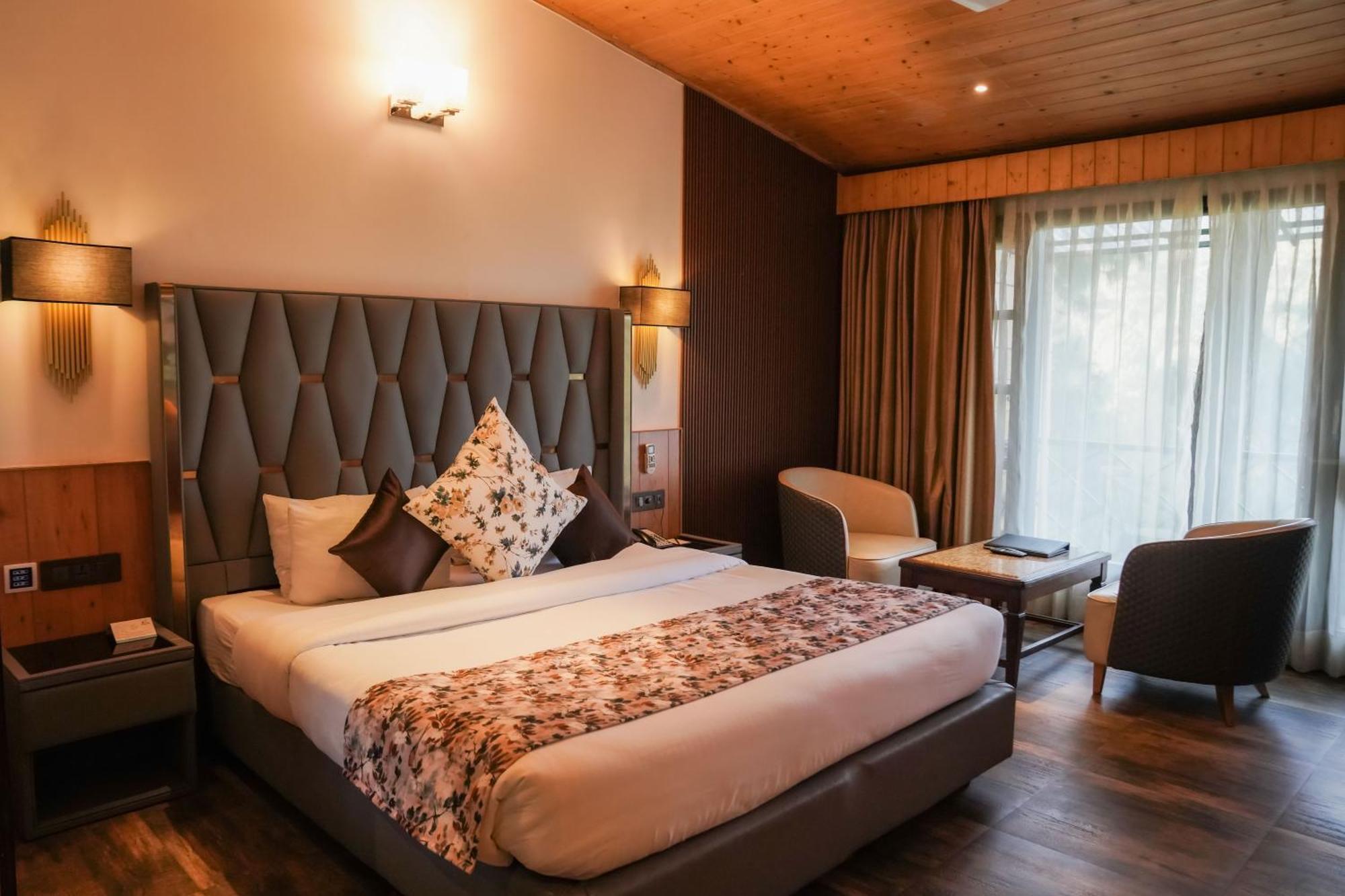 Kasauli Hills Resort Bagian luar foto